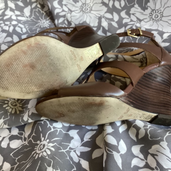 White House Black Market Brown Elegant Wedge - Picture 6 of 8